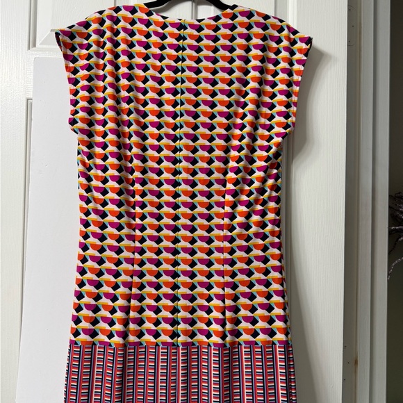 #6 LAUNDRY Shelli Segal DRESS, XS cap sleeve cutout V at Neck Front NWOT - Picture 2 of 13